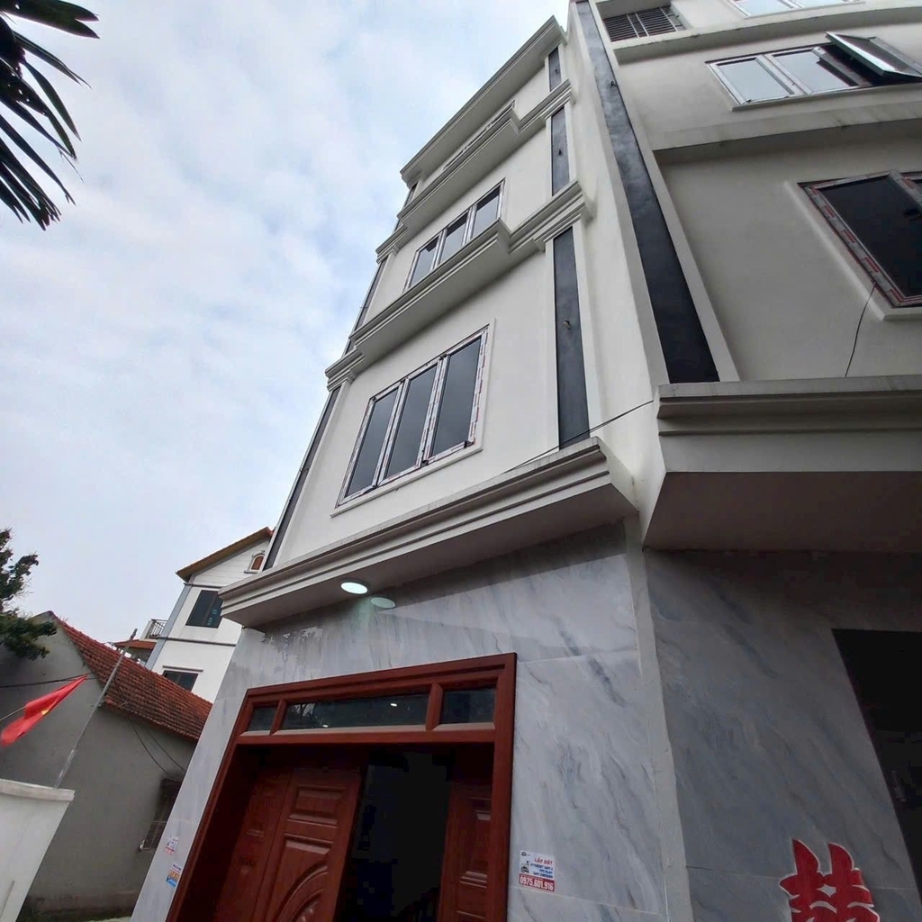 NHÀ 4 TẦNG MỚI LÔ GÓC - PHƯỢNG NGHĨA, PHỤNG CHÂU - NGÕ Ô TÔ ĐỖ CỬA - 3 PHÒNG NGỦ - Ở NGAY - 3.35 TỶ