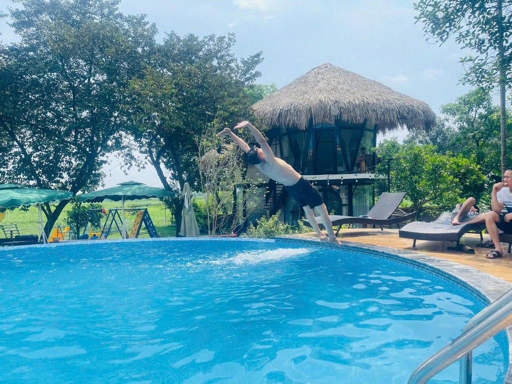 BÁN VILLA NGHỈ DƯỠNG KINH DOANH 2120M² - THÔN BƠM, VÂN HÒA, BA VÌ - 7 PHÒNG NGỦ - DOANH THU 1.4 TỶ/NĂM - 24.5 TỶ