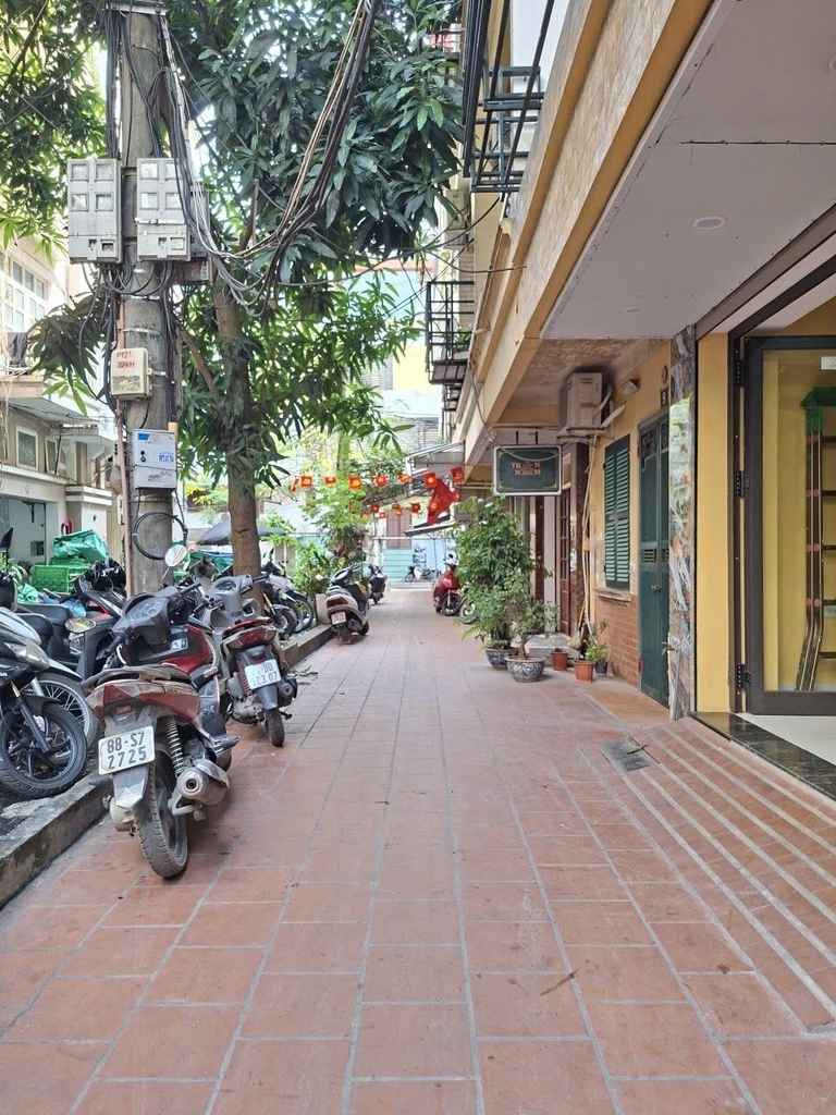 BÁN NHÀ PHÂN LÔ - NGHĨA ĐÔ - 4 TẦNG 8 PHÒNG - Ô TÔ TRÁNH - 2 THOÁNG - GIÁ 18.4 TỶ