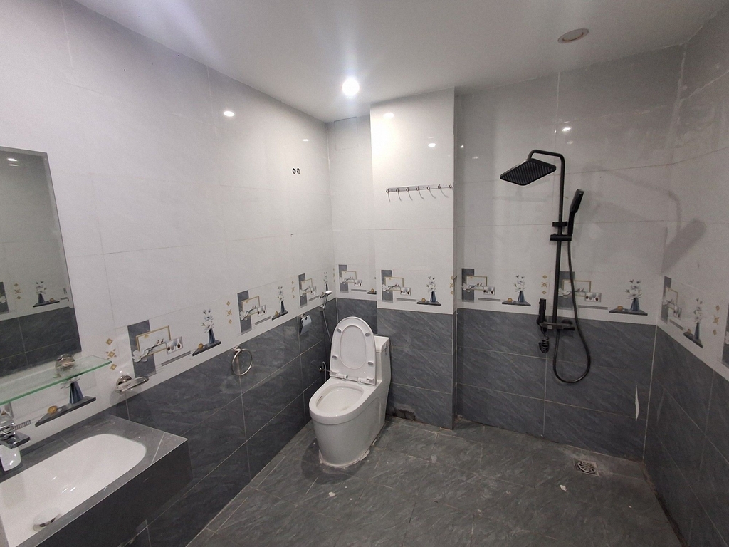 NHÀ 5 TẦNG ĐẠI MỖ - 35/63M² "NỞ HẬU" - Ô TÔ VÀO NHÀ, SÂN RỘNG "MÊNH MÔNG" - 7.95 TỶ