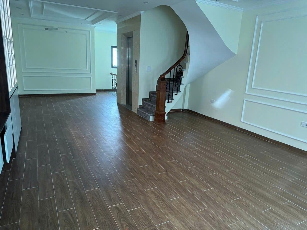 BÁN NHÀ PHÂN LÔ MAI DỊCH CẦU GIẤY - 7 TẦNG THANG MÁY - DÒNG TIỀN 35TR/THÁNG - 18.5 TỶ