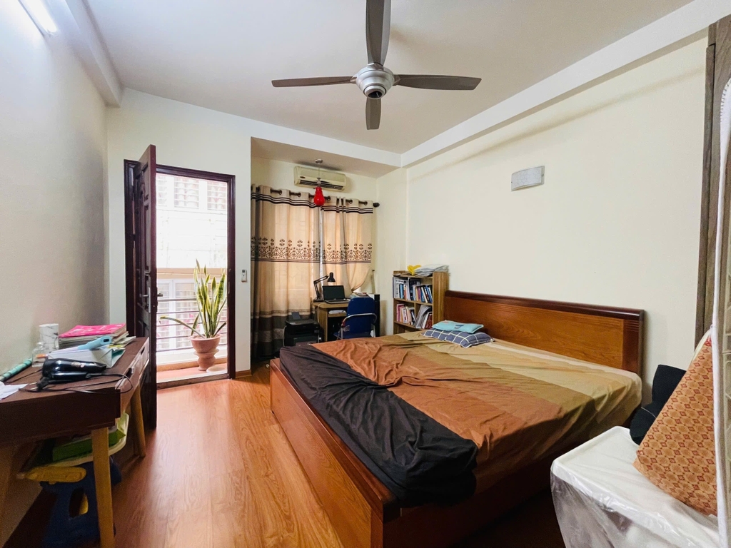 BÁN NHÀ PHỐ 5 TẦNG SIÊU HIẾM - NGÕ THÔNG NGUYỄN ĐÌNH HOÀN - 45M2 - GIÁ 12.95 TỶ