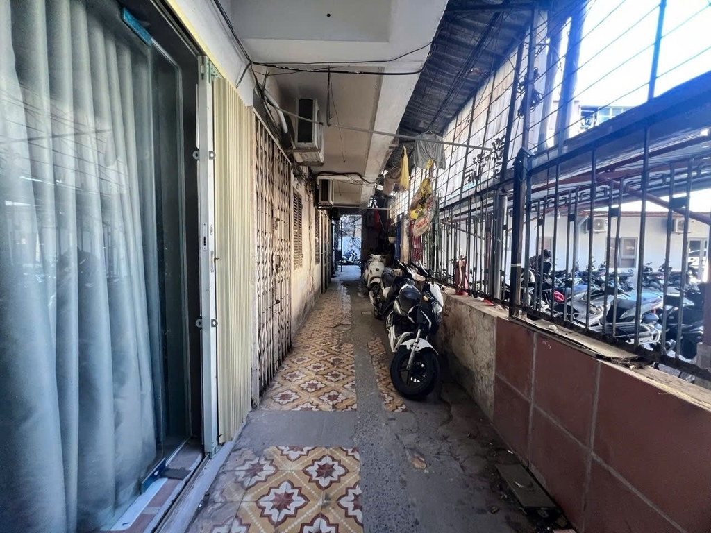 CĂN HỘ TẬP THỂ TẦNG 1 TRUNG HÒA - CẦU GIẤY: NHÀ ĐẸP Ở NGAY - KINH DOANH ONLINE - 4.28 TỶ