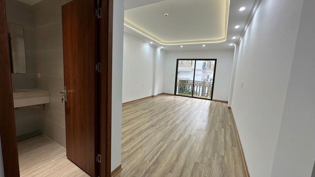 PHÂN LÔ TRẦN QUỐC HOÀN CẦU GIẤY - PHƯỜNG DỊCH VỌNG HẬU - 7 TẦNG THANG MÁY - KINH DOANH SẦM UẤT - 21.7 TỶ