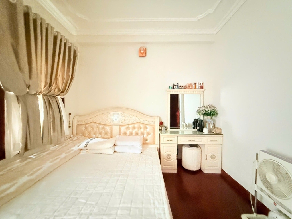 SIÊU PHẨM LÔ GÓC TRẦN THÁI TÔNG - PHƯỜNG DỊCH VỌNG HẬU - 6 TẦNG ĐẲNG CẤP - GỖ XỊN - 17 TỶ