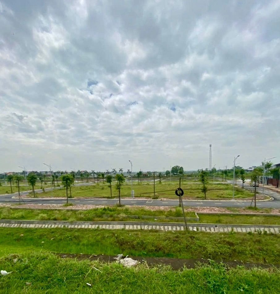 BÁN KHU ĐẤT CÔNG NGHIỆP 600M2 FULL THỔ CƯ - THANH OAI - MẶT TIỀN 43M - TẶNG XƯỞNG & NHÀ VĂN PHÒNG - 26.8 TỶ