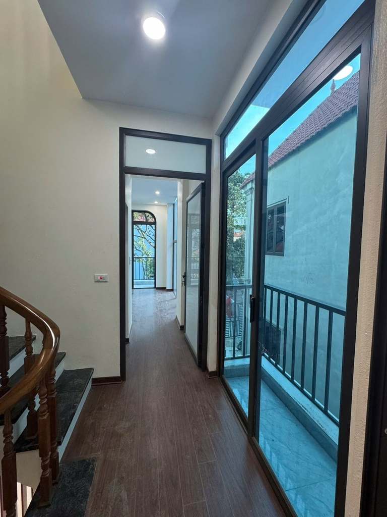 NHÀ BIỆT THỰ MINI 3 TẦNG MỚI ĐẸP - THÔN ĐẠI TẢO, ĐẠI THÀNH - DIỆN TÍCH XÂY DỰNG 96M² - 3 PN KHÉP KÍN - Ô TÔ ĐỖ SÂN - 6.8 TỶ