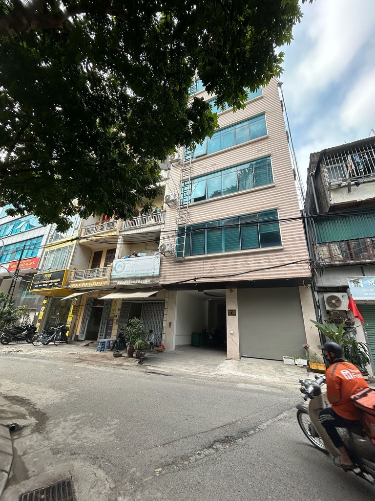 TOÀ BUILDING 8 TẦNG TRUNG KÍNH CẦU GIẤY - PHƯỜNG TRUNG HÒA - DÒNG TIỀN 102TR/THÁNG - MẶT TIỀN 7.2M - 38 TỶ