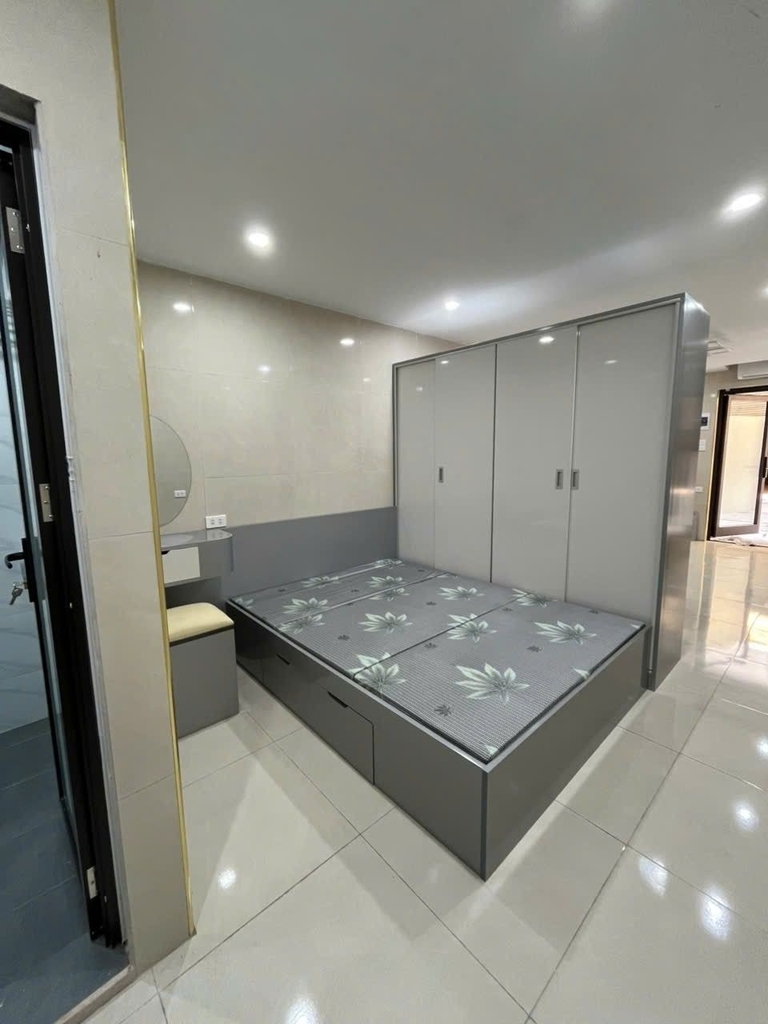 TẬP THỂ TẦNG 1 NHÀ HÁT CHÈO - PHƯỜNG MAI DỊCH - Ô TÔ TRÁNH - KINH DOANH ĐỈNH - 3.35 TỶ