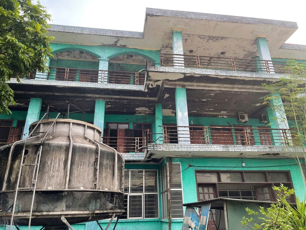 BÁN TỔ HỢP NHÀ XƯỞNG & VĂN PHÒNG - LÔ 01 ĐẦU KCN THẠCH THẤT - QUỐC OAI - 10.360M² - HAI MẶT TIỀN - 120 TỶ