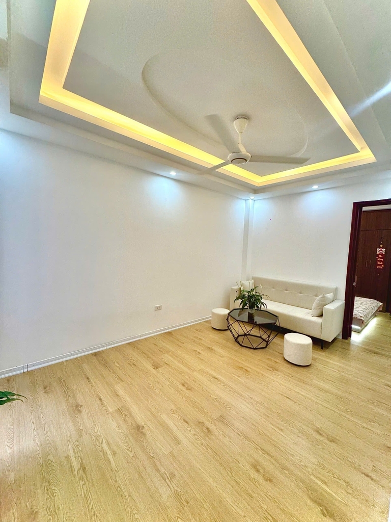 BÁN CĂN HỘ CCMN QUAN HOA - TẦNG 7 THANG MÁY - Ô TÔ LÙI CỬA - 1.85 TỶ