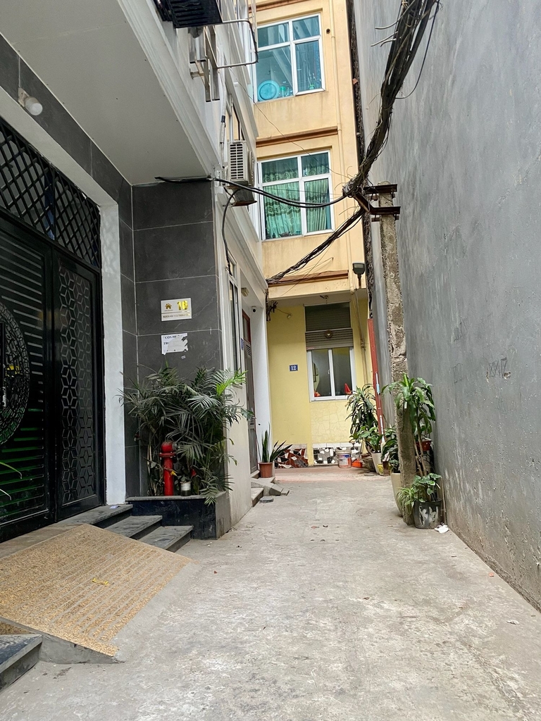 NHÀ NGÕ THÔNG 5 TẦNG - NGÕ 43 TRUNG KÍNH - PHƯỜNG TRUNG HÒA, CẦU GIẤY - SỔ ĐỎ ĐẸP - 8.95 TỶ