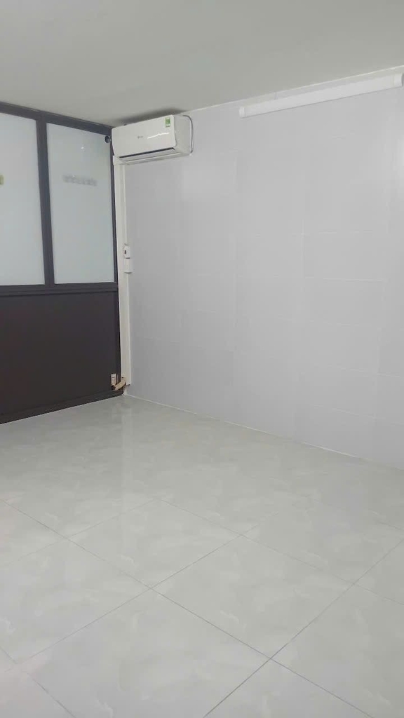 TẬP THỂ TẦNG 1 NGHĨA TÂN CẦU GIẤY - PHƯỜNG NGHĨA TÂN - SỔ ĐỎ CHÍNH CHỦ - SỬ DỤNG 65M² - 6.2 TỶ