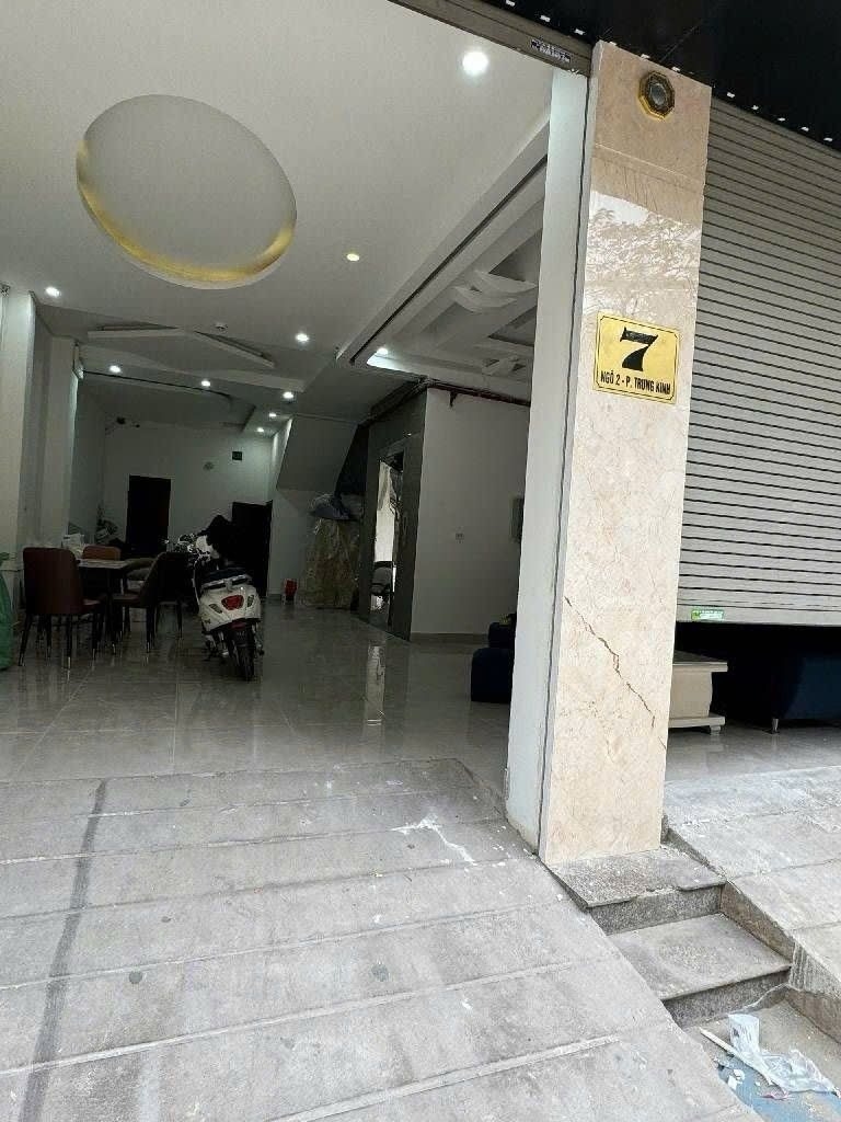 TOÀ BUILDING 8 TẦNG TRUNG KÍNH CẦU GIẤY - PHƯỜNG TRUNG HÒA - THANG MÁY - VỈA HÈ - DÒNG TIỀN 102TR/THÁNG - 38.5 TỶ