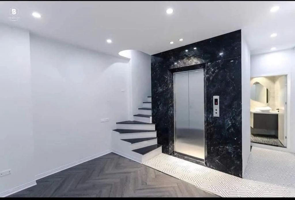 SIÊU PHẨM 7 TẦNG THANG MÁY HOÀNG NGÂN CẦU GIẤY - PHƯỜNG TRUNG HÒA - KINH DOANH VĂN PHÒNG - MỚI ĐẸP - 26.8 TỶ