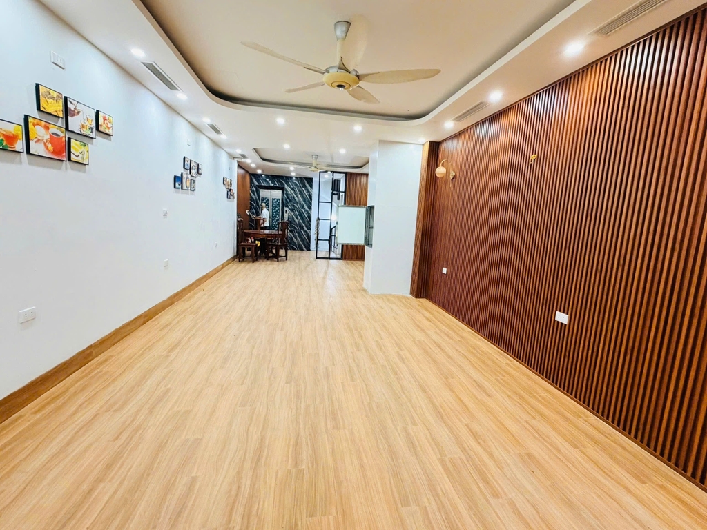 TÒA BUILDING NGUYỄN CHÁNH CẦU GIẤY - PHƯỜNG TRUNG HÒA - 7 TẦNG THANG MÁY - 1 NHÀ RA PHỐ - VỈA HÈ RỘNG - 40 TỶ