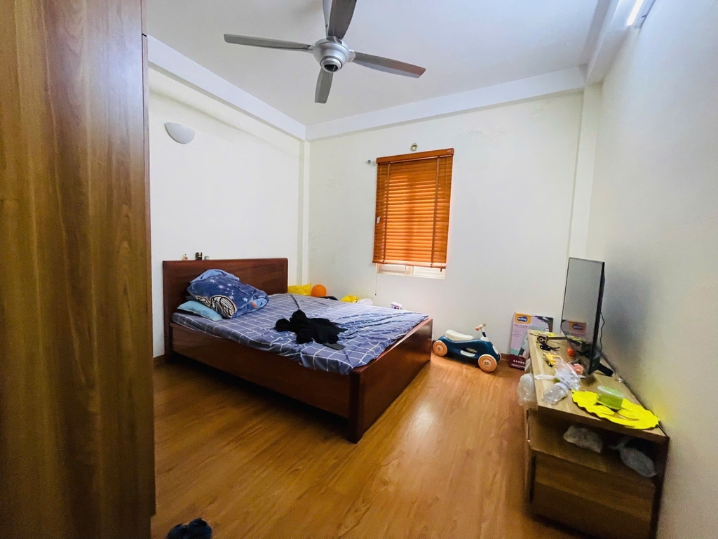 BÁN NHÀ PHỐ 5 TẦNG SIÊU HIẾM - NGÕ THÔNG NGUYỄN ĐÌNH HOÀN - 45M2 - GIÁ 12.95 TỶ