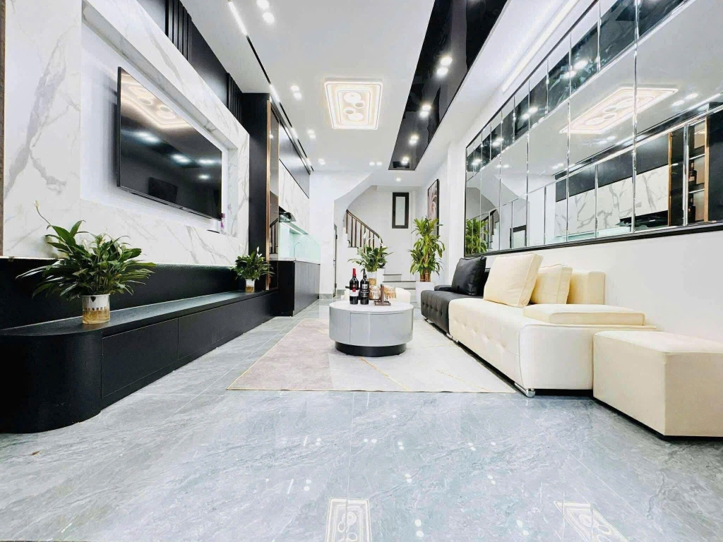 NHÀ ĐẸP VÕ CHÍ CÔNG CẦU GIẤY - NGÕ NÔNG GẦN PHỐ - NỘI THẤT SANG XỊN - 7.98 TỶ