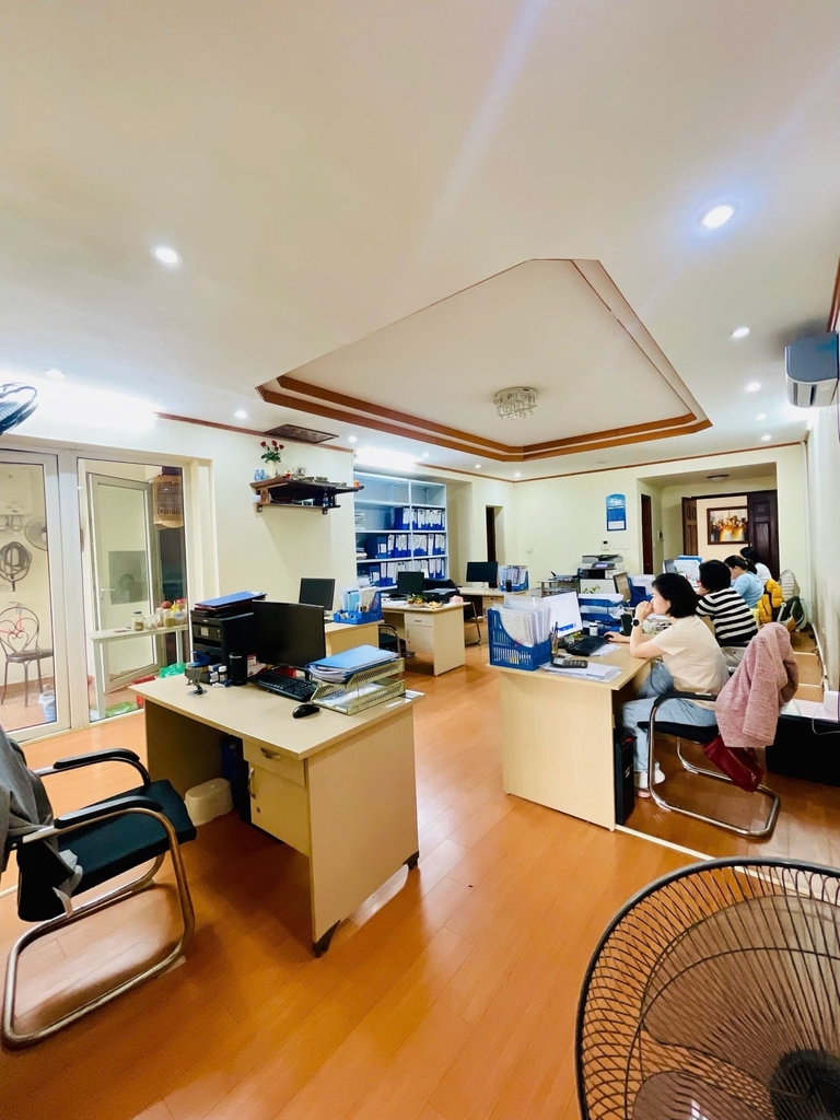 CĂN HỘ VIP 162M² HOÀNG ĐẠO THÚY - PHƯỜNG TRUNG HÒA - TẦNG CAO - ĐANG CHO THUÊ 20TR/THÁNG - 14.9 TỶ