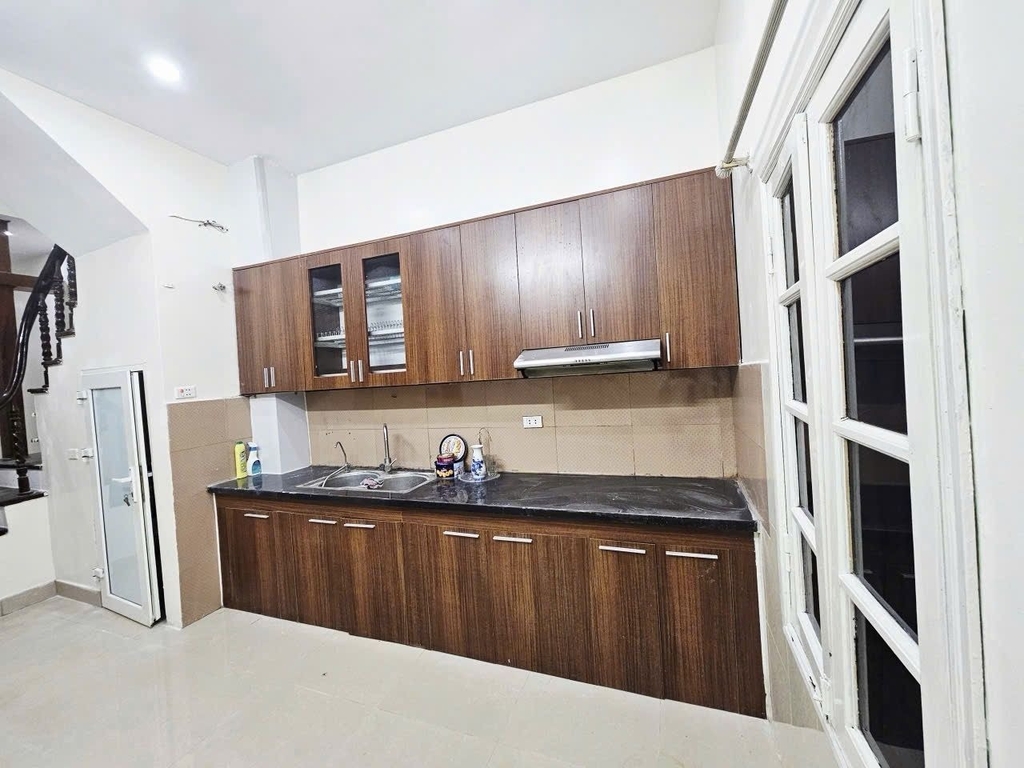 SIÊU PHẨM LÔ GÓC HỒ TÙNG MẬU - CẦU GIẤY: 3 THOÁNG - 4 PHÒNG KHÉP KÍN CHO THUÊ - SÁT ĐH THƯƠNG MẠI - 8.85 TỶ