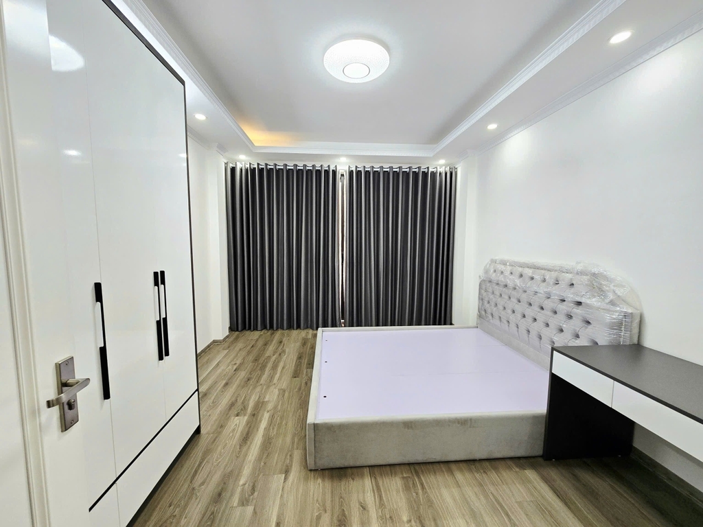 BÁN NHÀ "TỦ ĐỒ THÔNG MINH" NGÕ YÊN HÒA - 5 TẦNG, 4 SUITE - NỘI THẤT SANG - 9.8 TỶ