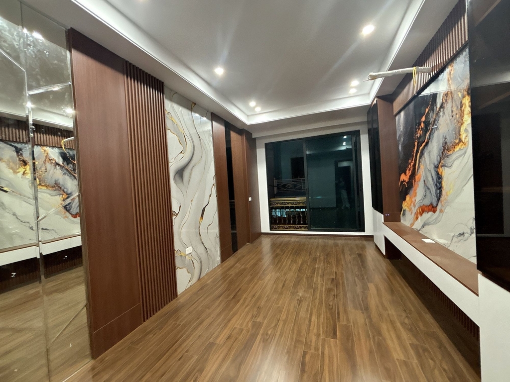 BÁN NHÀ MẶT NGÕ 4M Ô TÔ - LẠC LONG QUÂN - 6 TẦNG THANG MÁY - NỘI THẤT CAO CẤP - 19.5 TỶ