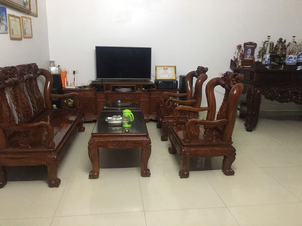 BÁN NHÀ DÂN KIÊN CỐ PHONG CÁCH BIỆT THỤ - TRUNG TÂM TUYẾT NGHĨA, QUỐC OAI - 250M2 - 2 TẦNG - SÂN ĐỖ 5 Ô TÔ - 12 TỶ