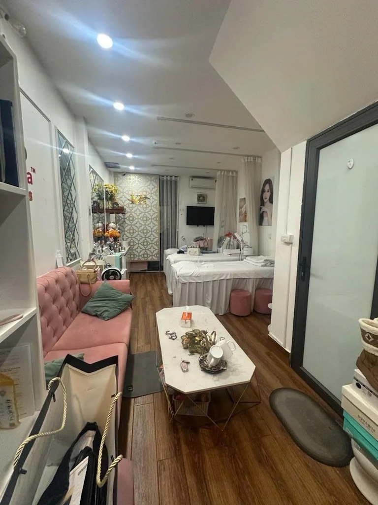 PHÂN LÔ CÁN BỘ TRẦN QUỐC HOÀN CẦU GIẤY - PHƯỜNG DỊCH VỌNG HẬU - Ô TÔ VỈA HÈ - DÒNG TIỀN 40TR/THÁNG - 19.5 TỶ