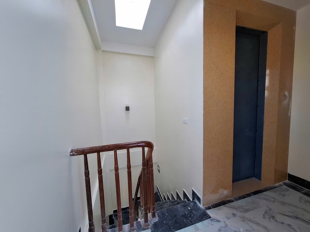 NHÀ ĐẸP LAI XÁ - LÔ GÓC - ÔTÔ TRÁNH CÁCH 50M - GẦN ĐH THÀNH ĐÔ, CÔNG NGHIỆP - 6T THANG MÁY - VÀO Ở NGAY.