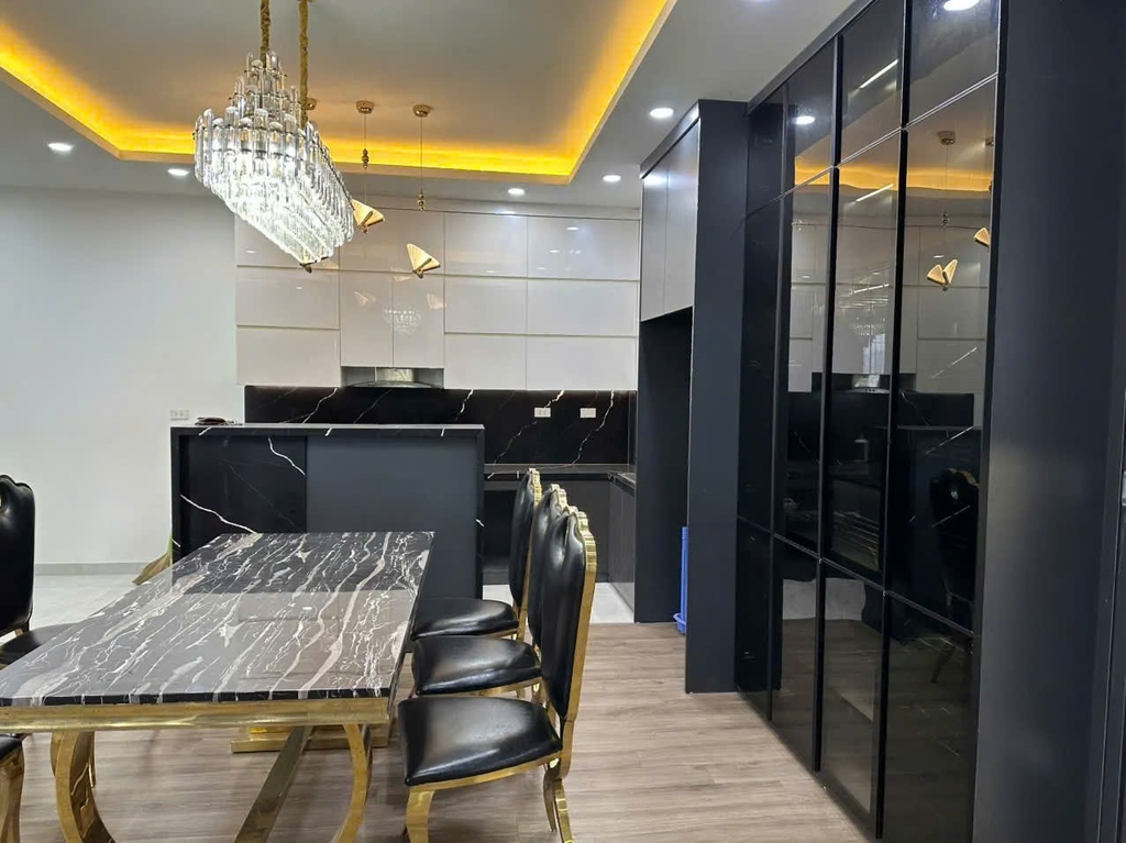 Bán Căn Hộ Tầng 7 130m
