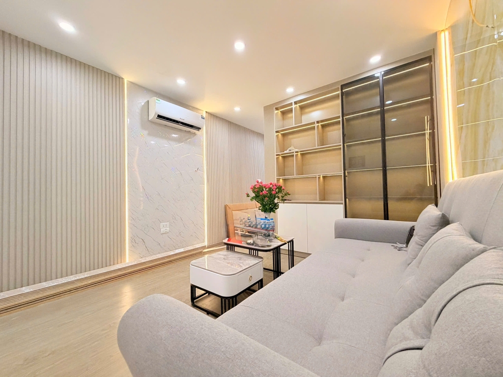 BÁN CĂN HỘ TẬP THỂ DỆT 8/3 QUỲNH MAI - HAI BÀ TRƯNG: TẦNG 3 TRUNG TÂM - DIỆN TÍCH SỬ DỤNG 50M² - FULL NỘI THẤT - GIÁ 3.48 TỶ