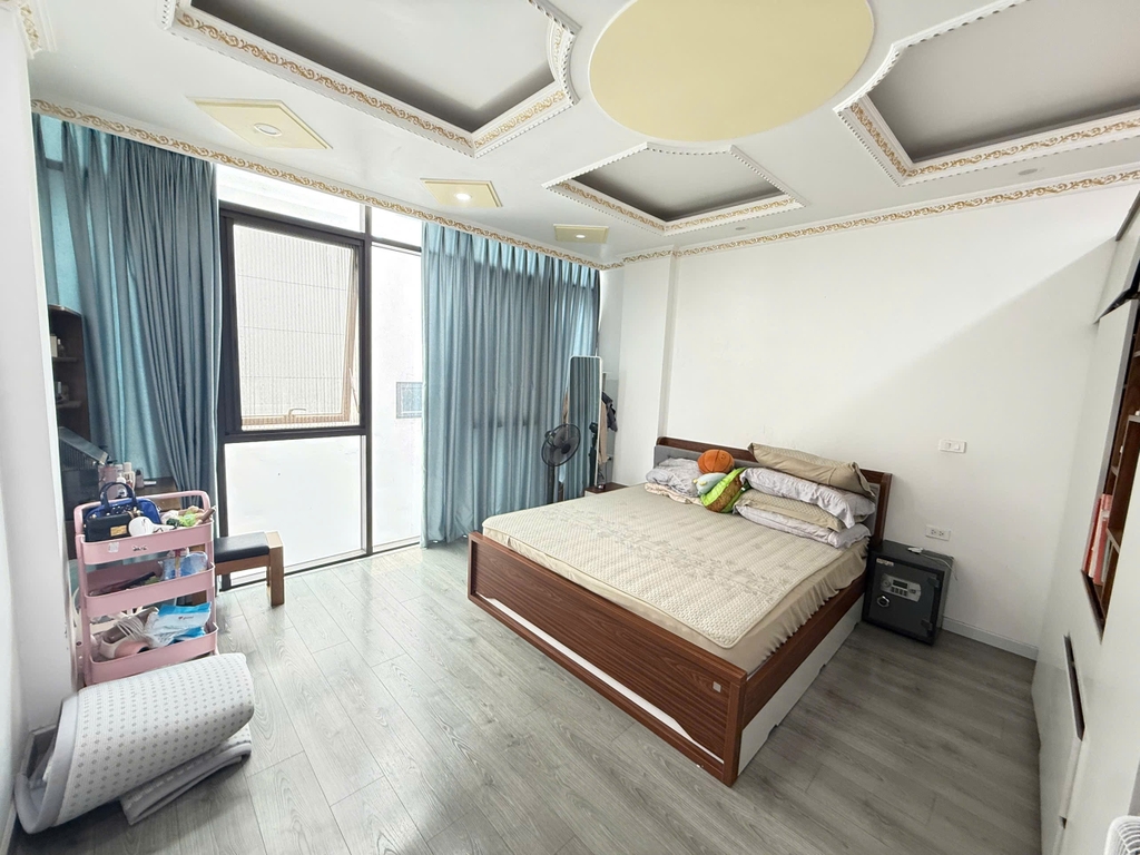 BÁN TÒA NHÀ 8 TẦNG THANG MÁY XUÂN ĐỈNH: KIẾN TRÚC BỀ THẾ - GARA Ô TÔ TRONG NHÀ - 8 PHÒNG NGỦ CAO CẤP - GIÁ 26.5 TỶ