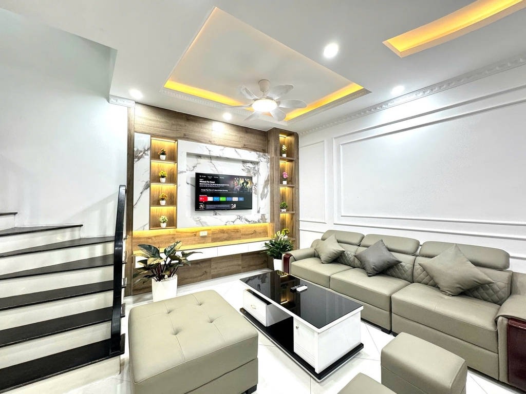 BÁN NHÀ NGỌC TRÌ - THẠCH BÀN: VỊ TRÍ ĐẮC ĐỊA SÁT ĐƯỜNG LỚN - PHONG THỦY NỞ HẬU - FULL NỘI THẤT CAO CẤP - GIÁ 7.75 TỶ