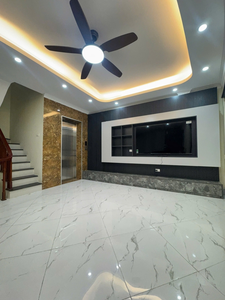 NHÀ 6 TẦNG CAO CẤP CÓ THANG MÁY - NGÕ THÔNG HỒNG TIẾN BỒ ĐỀ - 35M² - 10.4 TỶ