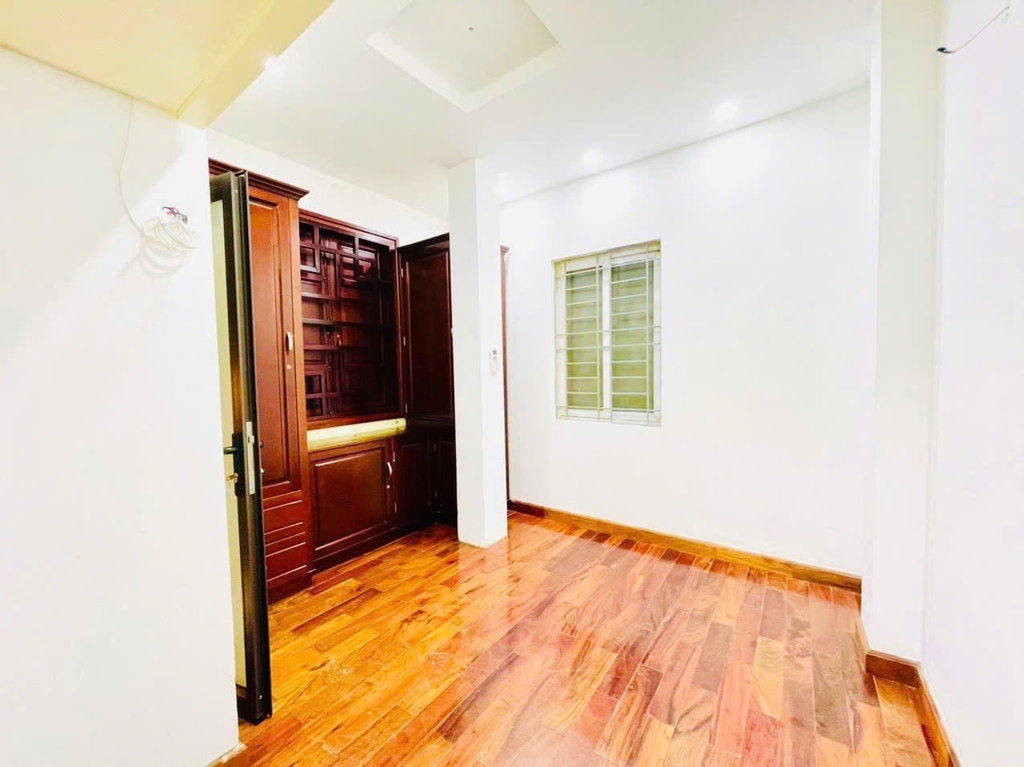 BÁN NHÀ KIM MÃ - BA ĐÌNH: LÔ GÓC 3 MẶT THOÁNG - NGÕ THÔNG TỨ TUNG - ĐỐI DIỆN VINCOM METROPOLIS - GIÁ CHỈ 3.6 TỶ