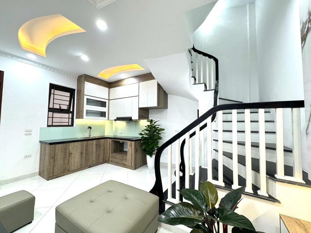 BÁN NHÀ NGỌC TRÌ - THẠCH BÀN: VỊ TRÍ ĐẮC ĐỊA SÁT ĐƯỜNG LỚN - PHONG THỦY NỞ HẬU - FULL NỘI THẤT CAO CẤP - GIÁ 7.75 TỶ