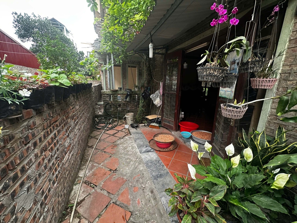 BÁN ĐẤT PHỐ Ỷ LAN - GIA LÂM: NGÕ Ô TÔ TRÁNH NHAU - DIỆN TÍCH 94.5M2 - PHÔI PHÂN LÔ ĐẦU TƯ CỰC ĐỈNH