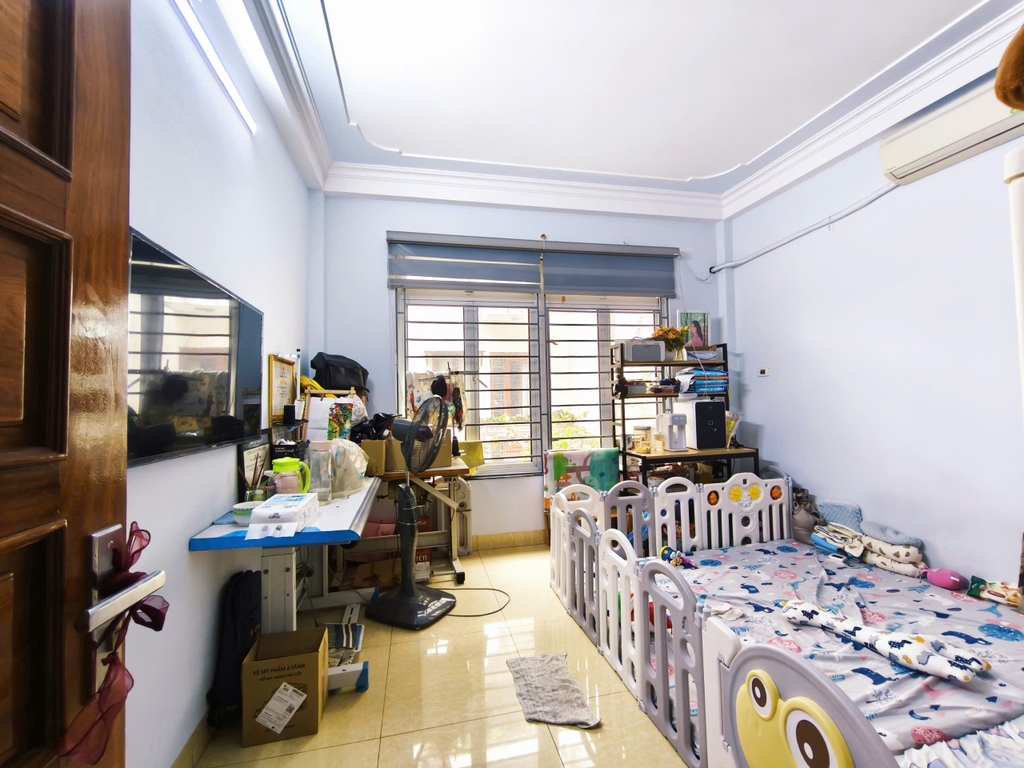 BÁN NHÀ BỒ ĐỀ - LONG BIÊN: NGÕ THÔNG Ô TÔ QUA NHÀ - DÂN XÂY 5 TẦNG KIÊN CỐ - TIỆN ÍCH HỒ ĐIỀU HÒA - GIÁ 9.5 TỶ