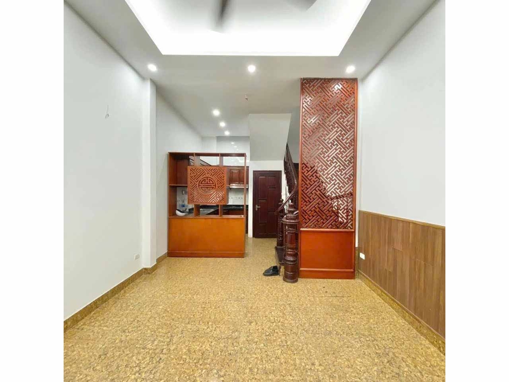 BÁN NHÀ LẠC LONG QUÂN - CẦU GIẤY: NHÀ DÂN XÂY 6 TẦNG TÂM HUYẾT - NGÕ THẲNG SÁT Ô TÔ - 5 PHÚT RA HỒ TÂY - GIÁ 9.4 TỶ