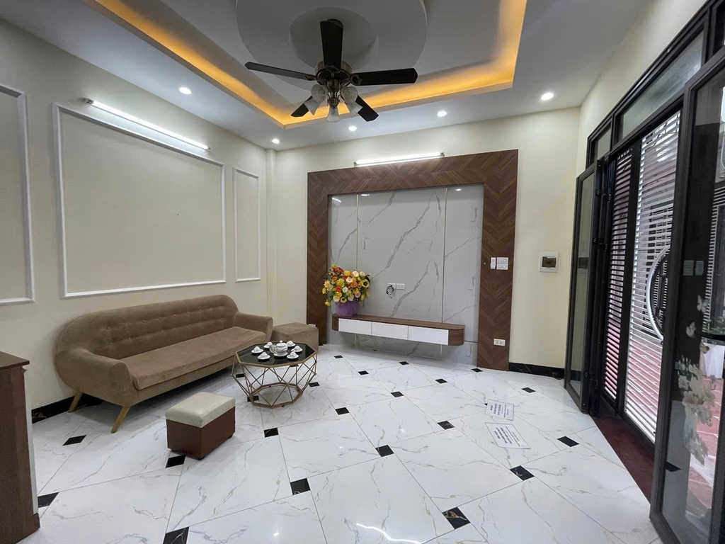 BÁN NHÀ BÁT KHỐI - LONG BIÊN: VỊ TRÍ ĐẮC ĐỊA Ô TÔ ĐỖ CỔNG - NHÀ MỚI 5 TẦNG HIỆN ĐẠI - GIÁ ĐẦU TƯ 6.25 TỶ