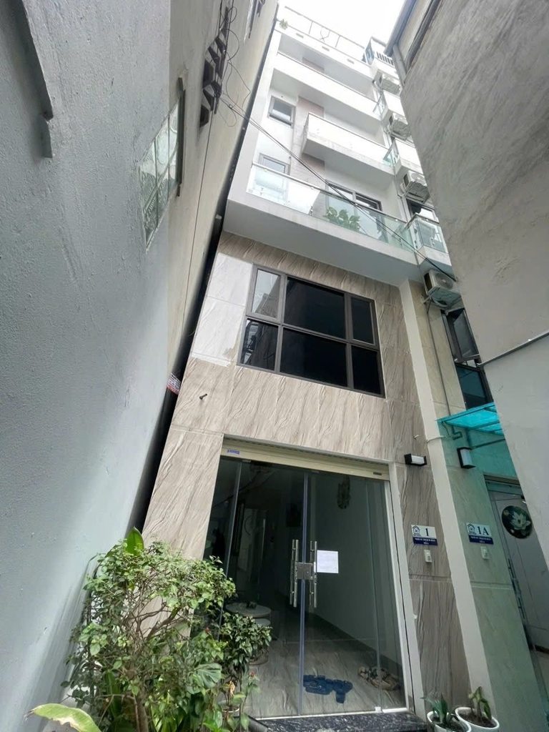 BÁN NHÀ MỚI 5 TẦNG - NGÕ Ô TÔ ĐỖ CỬA - THẠCH BÀN, LONG BIÊN - CÁCH PHỐ 10M - GIÁ 9.9 TỶ