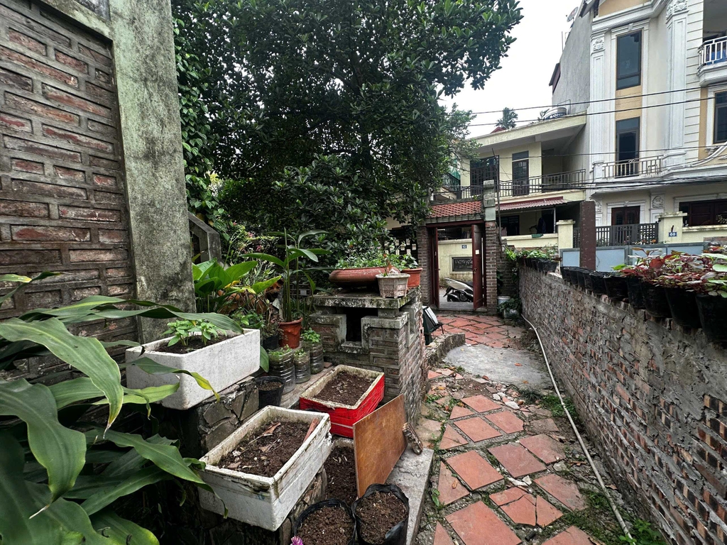 BÁN ĐẤT PHỐ Ỷ LAN - GIA LÂM: NGÕ Ô TÔ TRÁNH NHAU - DIỆN TÍCH 94.5M2 - PHÔI PHÂN LÔ ĐẦU TƯ CỰC ĐỈNH