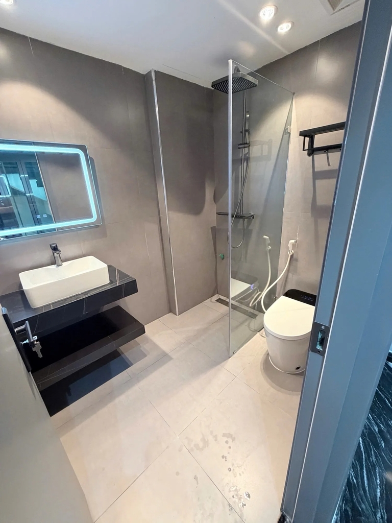 BÁN TÒA NHÀ MẶT PHỐ THANH AM - LONG BIÊN: LÔ GÓC 2 MẶT THOÁNG - THANG MÁY NHẬP KHẨU - KINH DOANH ĐA NGÀNH - FULL NỘI THẤT 5 SAO