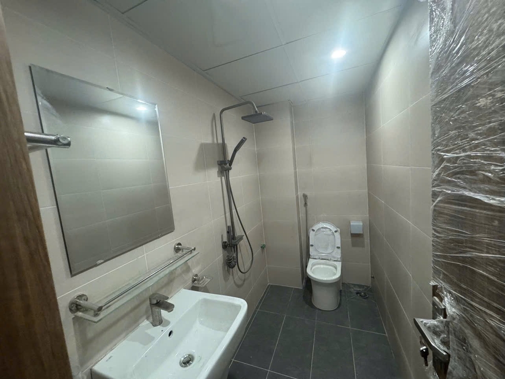 BÁN NHÀ HÀ TRÌ 3 - HÀ ĐÔNG: NHÀ MỚI SỬA ĐẸP - NGÕ THÔNG Ô TÔ CHẠY VÒNG QUANH - VỊ TRÍ TRUNG TÂM - GIÁ 9.4 TỶ