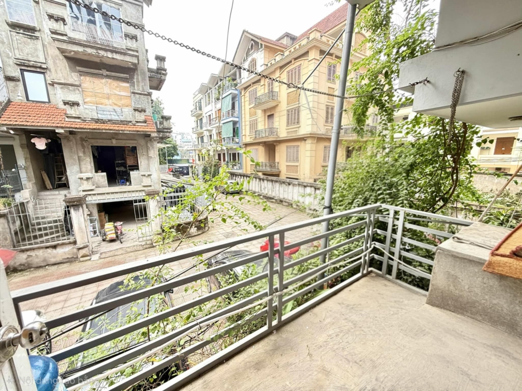 NHÀ 2 TẦNG VỊ TRÍ VÀNG - NGÕ 443 ĐỘI CẤN BA ĐÌNH - 69M² - 21 TỶ