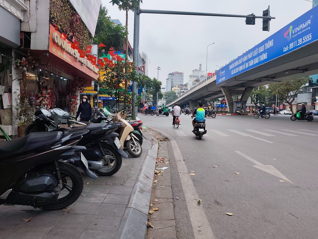 BÁN NHÀ MẶT PHỐ TRẦN KHÁT CHÂN - HAI BÀ TRƯNG: TỌA ĐỘ NGÃ TƯ QUYỀN LỰC - VỈA HÈ RỘNG - KINH DOANH BẤT CHẤP - GIÁ 10.5 TỶ