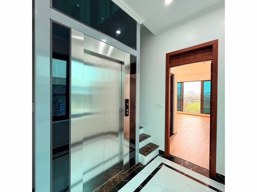 BÁN TOÀ NHÀ PHÂN LÔ MAI DỊCH - CẦU GIẤY: 7 TẦNG THANG MÁY - VỊ TRÍ ĐẮC ĐỊA - Ô TÔ TRÁNH ĐỖ - GIÁ 28.8 TỶ