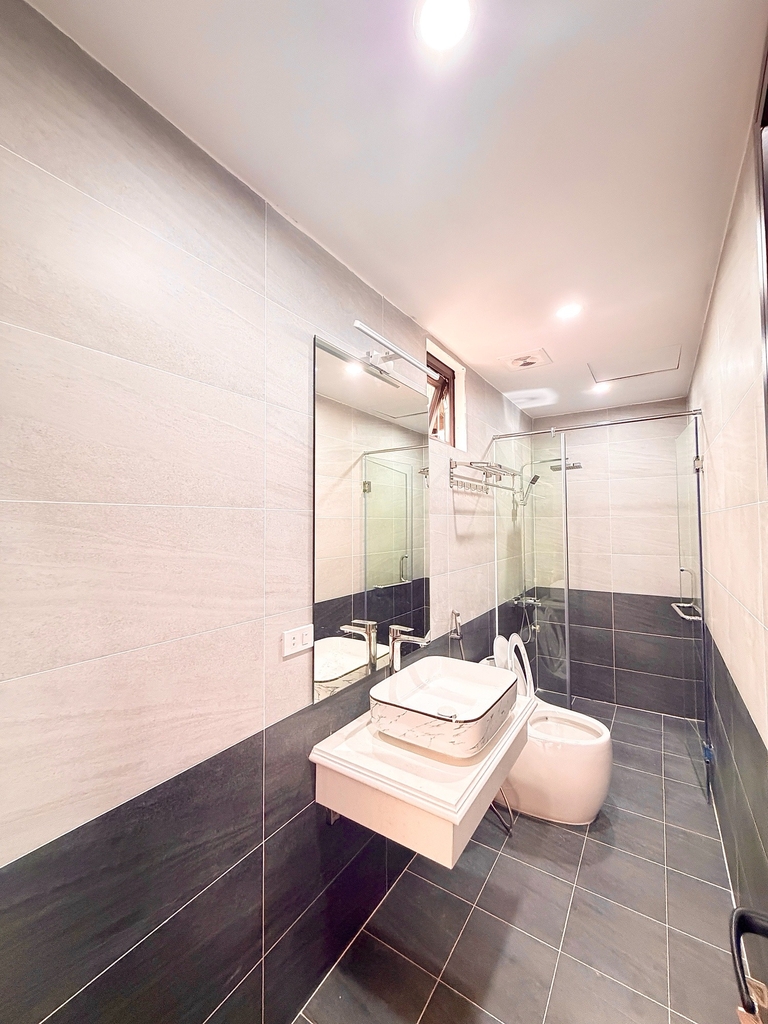 BÁN TÒA NHÀ 6 TẦNG THANG MÁY ĐỨC DIỄN - BẮC TỪ LIÊM: Ô TÔ TRÁNH - VỈA HÈ RỘNG - NGÕ THÔNG KINH DOANH - GIÁ 17.9 TỶ