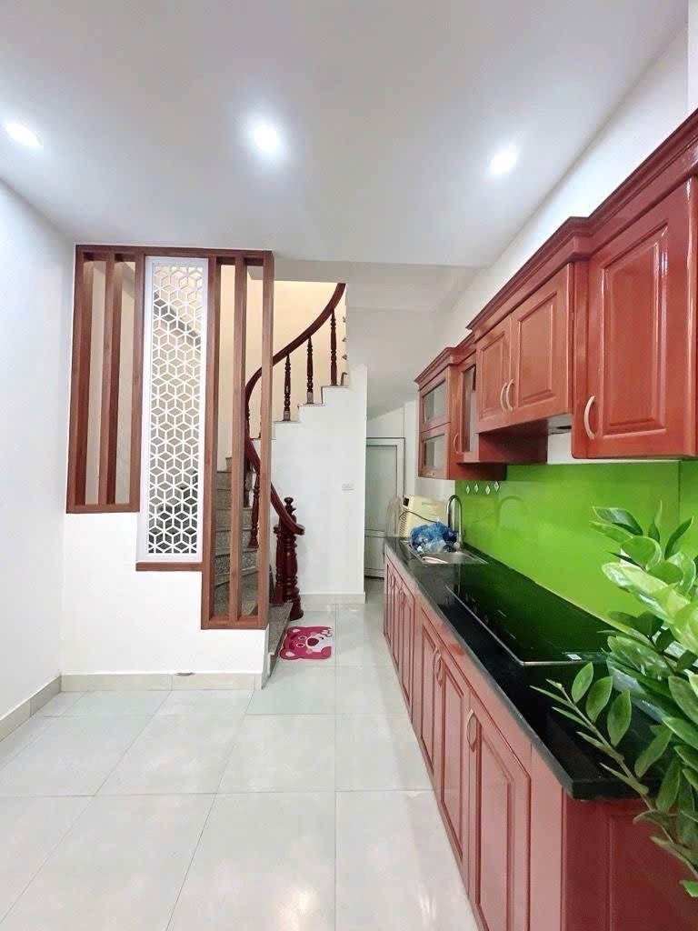 NHÀ 5 TẦNG FULL NỘI THẤT - PHƯỜNG BÁT KHỐI, LONG BIÊN - 33M² - 8.9 TỶ