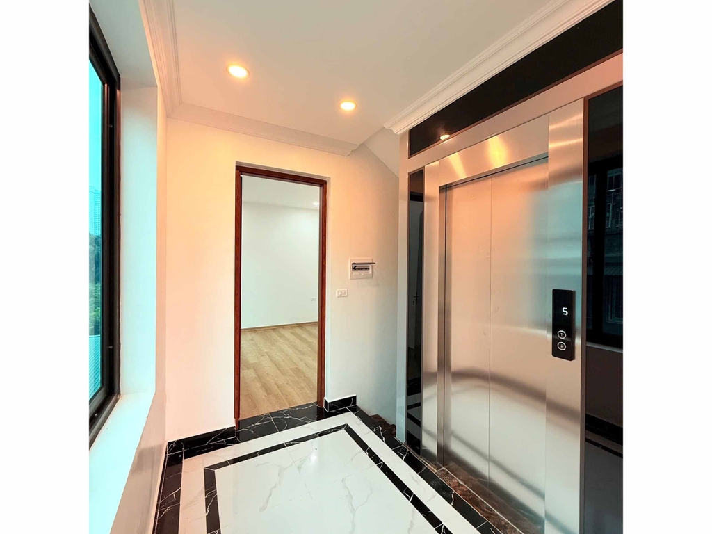 BÁN TOÀ NHÀ PHÂN LÔ MAI DỊCH - CẦU GIẤY: 7 TẦNG THANG MÁY - VỊ TRÍ ĐẮC ĐỊA - Ô TÔ TRÁNH ĐỖ - GIÁ 28.8 TỶ